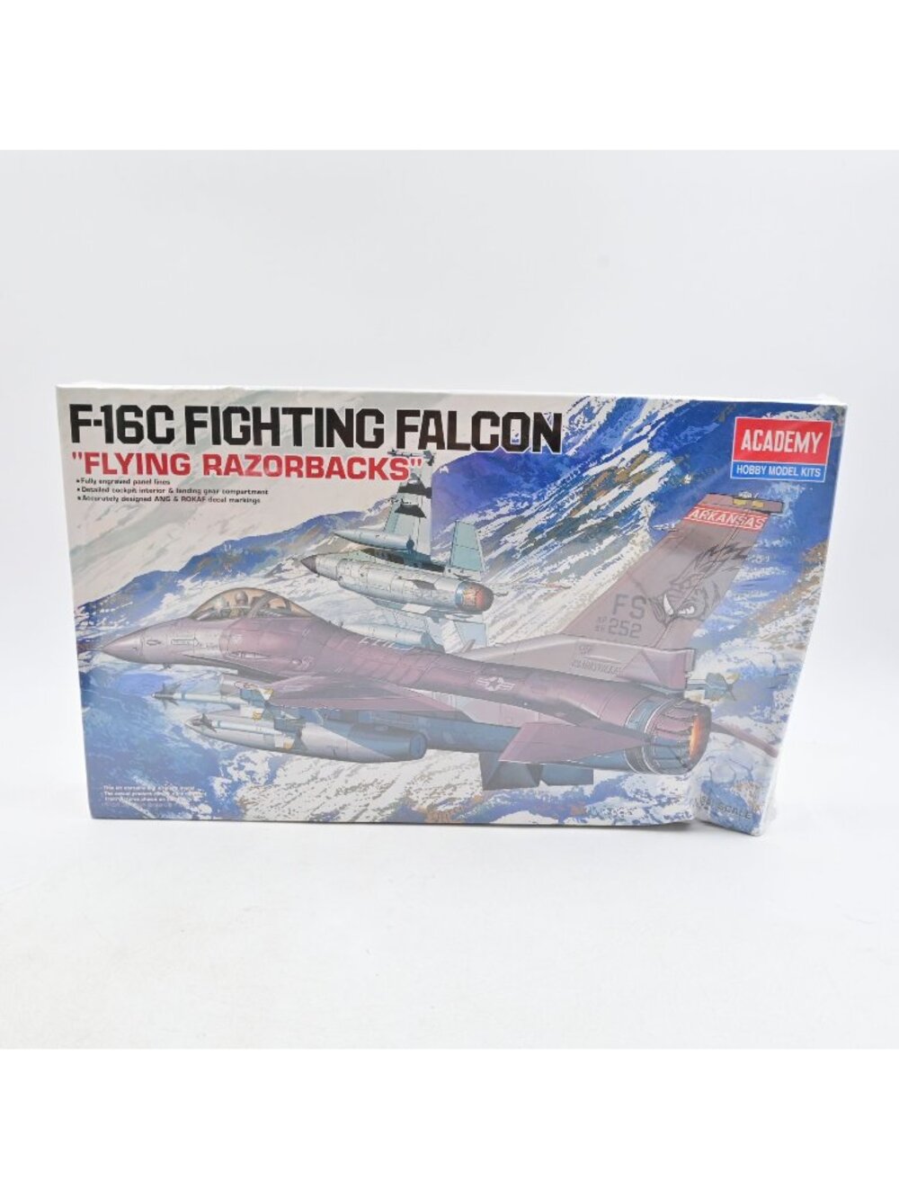 F-16C Fighting Falcon Flying Razorbacks 1/72 Scale Academy Hobby Model Kit